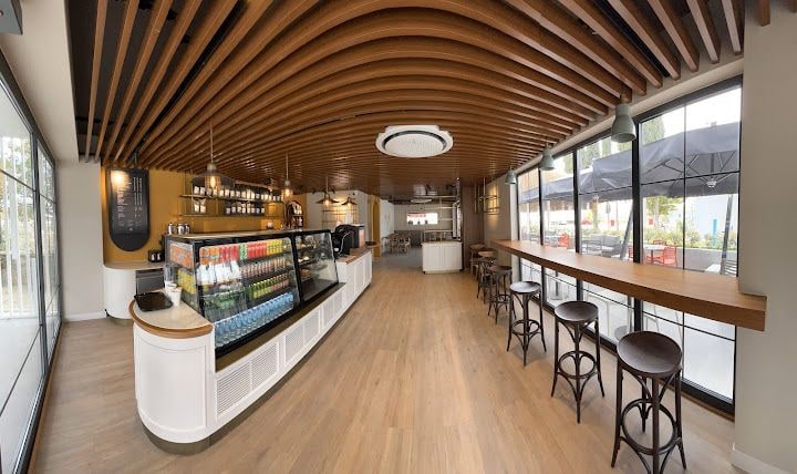 711 Cafe & Patisserie - Yolboyu