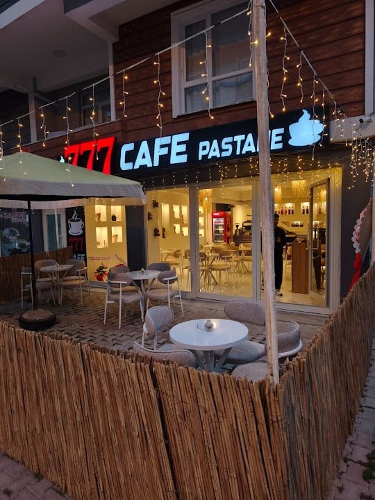 777 Cafe & Pastane