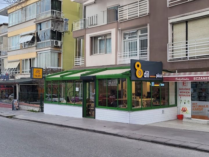 8 Dil Pizza (eski 3. Cadde)