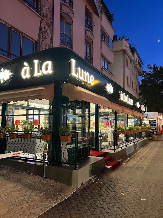 Â La Lune Patisserie - Bahçelievler Ankara (kruvasan & Kahve)