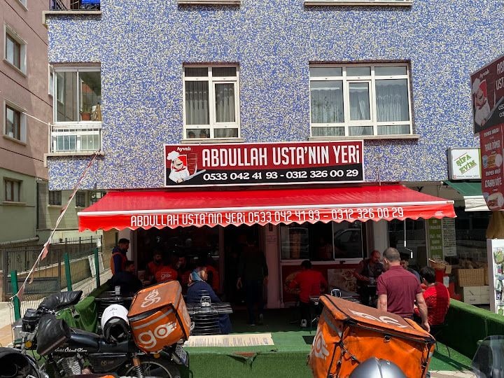 Abdullah Usta'nın Yeri Ayvalı