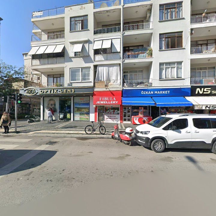 Adıyamanlı Çiğ Köfteci Kemal Usta