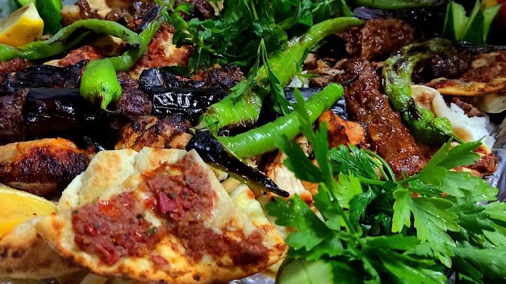 Ahmet Usta Pide, Lahmacun, Kebap Salonu