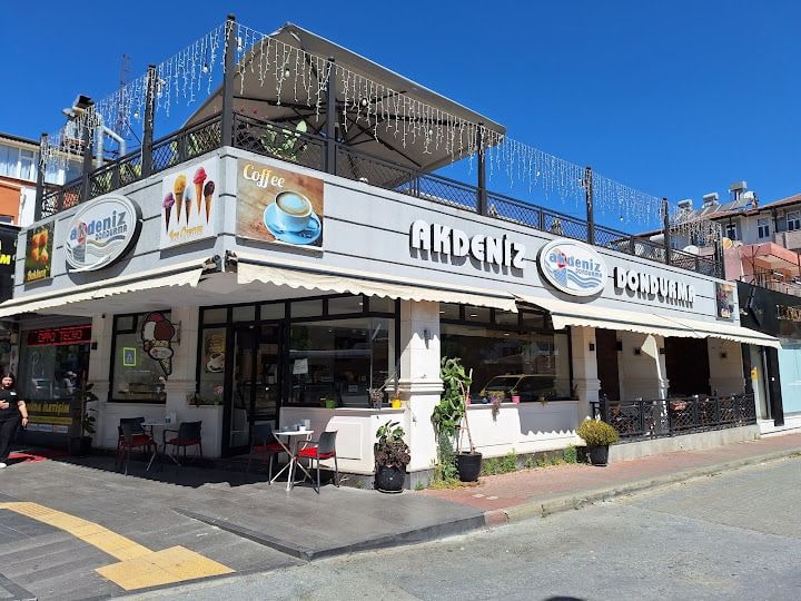 Akdeniz Dondurma Liseler Caddesi