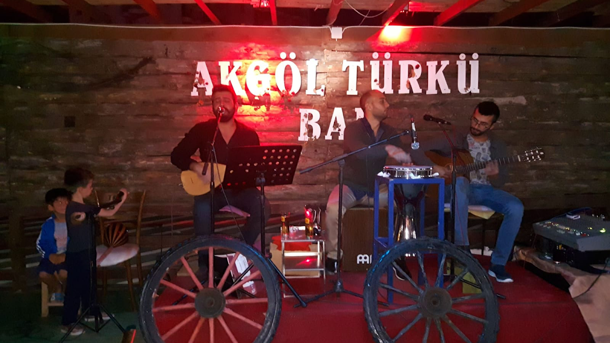 Akgöl Cafe & Akgöl Türkü Evi