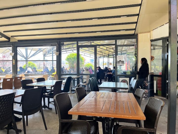 Alle Cafe & Restaurant