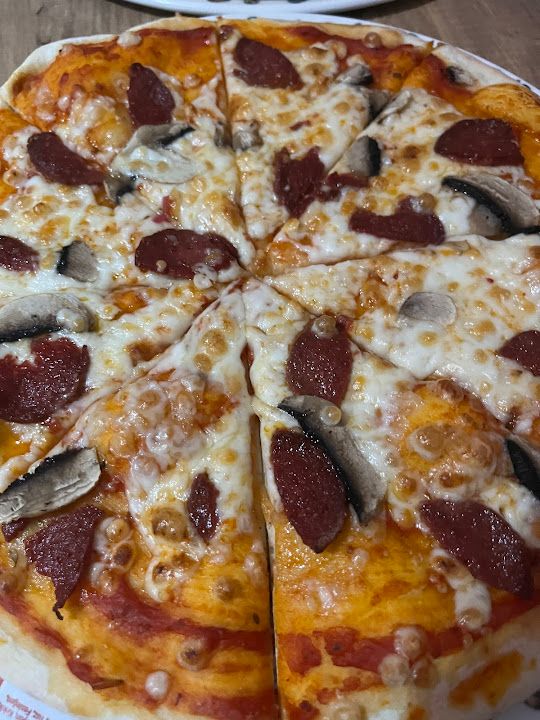 Ally's Pizza