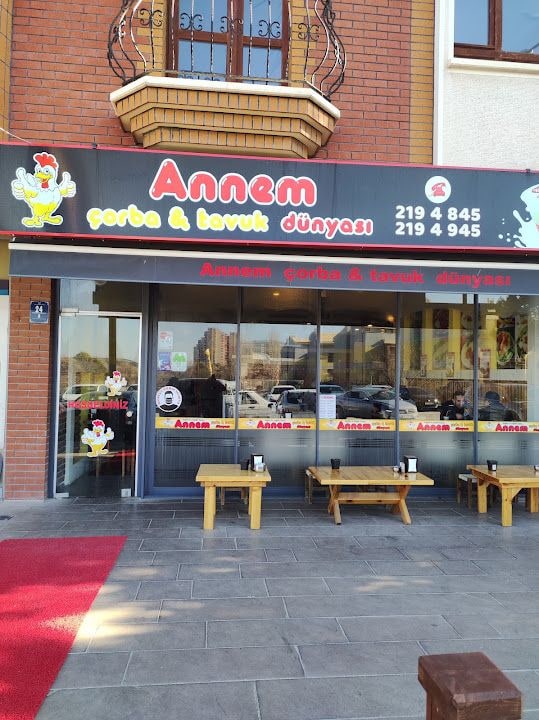 Annem Çorba Ve Tavuk Dünyası