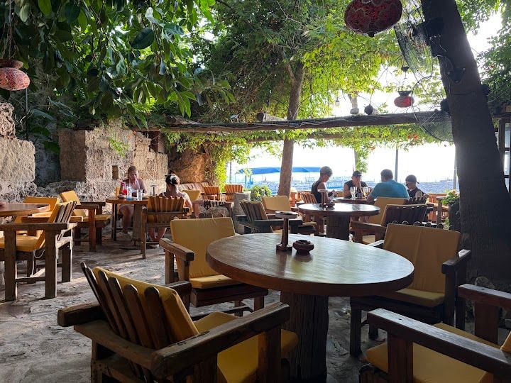 Apollonik Cafe