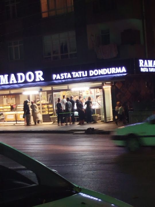 ARAMADORA PASTA TATLI DONDURMA
