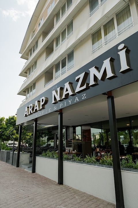 Arap Nazmi Köfte Piyaz