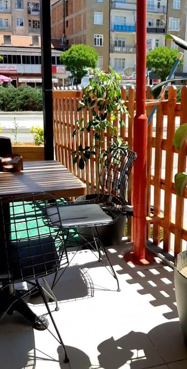 ARENA Café & Lounge