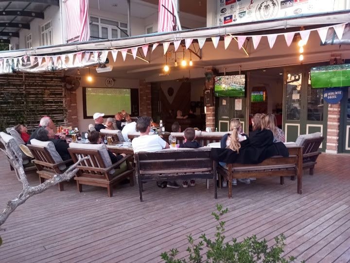 ARENA SPORTS BAR LOUNGE & SHISHA