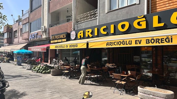 Arıcıoğlu Ev Böreği