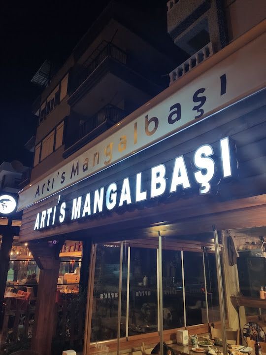 Arti's Restoran Bar