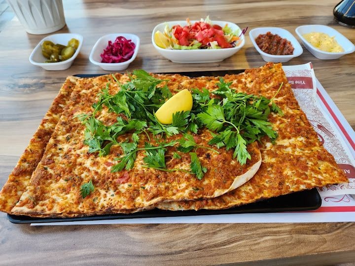 Asma Fırın Kebap Lahmacun Pizza