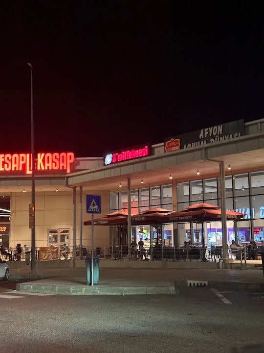 Atlı otoyol hizmet tesisleri