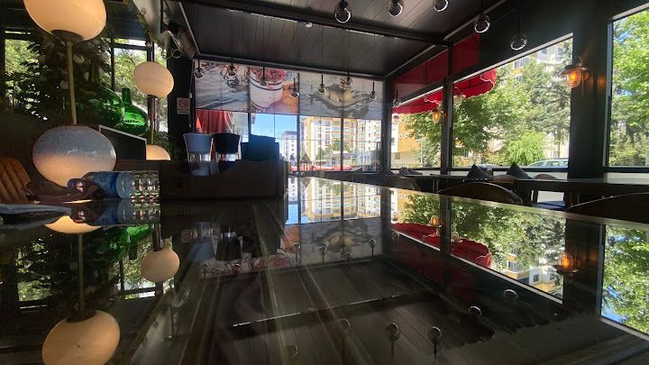 Awlu Cafe & Bistro