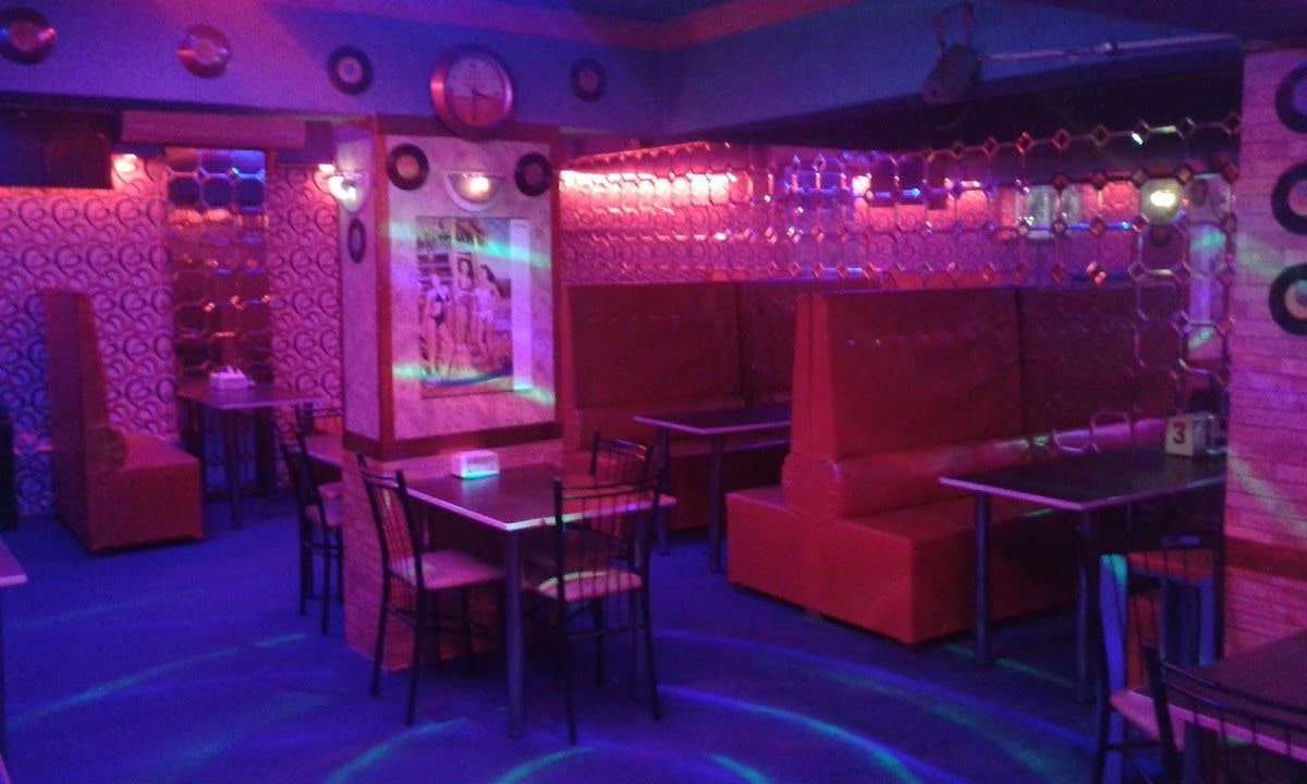 Aynalı Bar