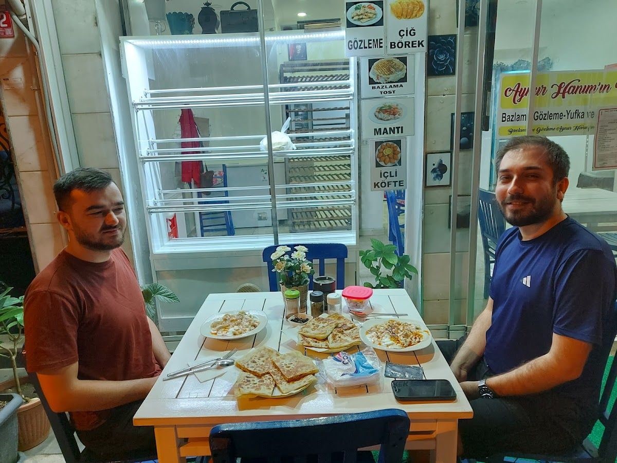 Aynur Hanımın Yeri