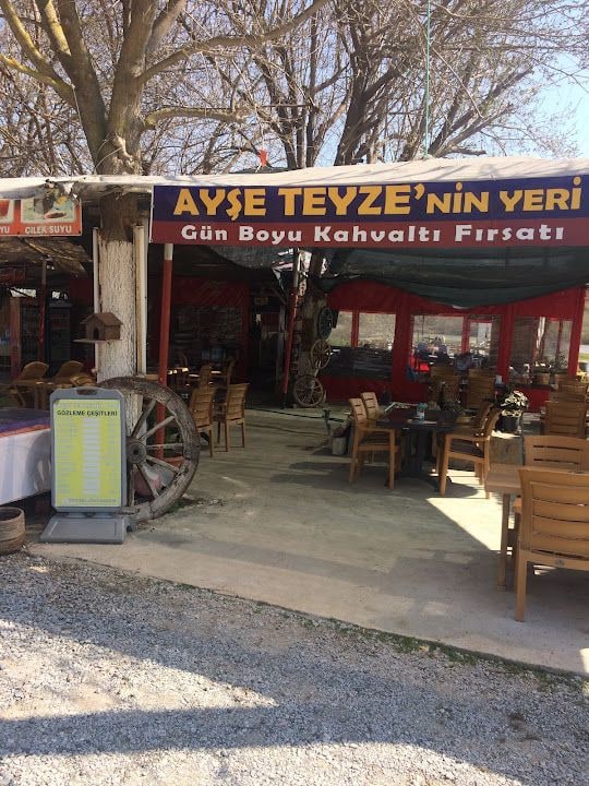 Ayşe Teyzenin Yeri
