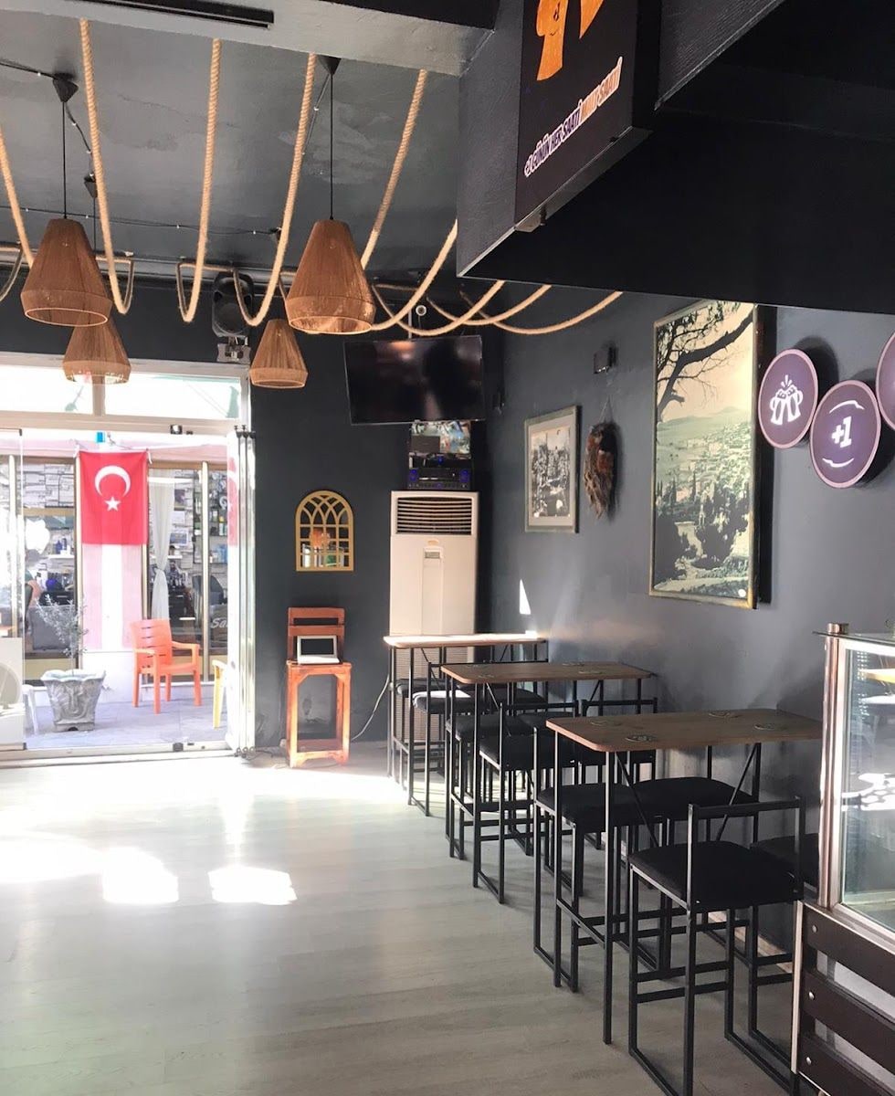 Ayvalık Bal Porsuğu Pub