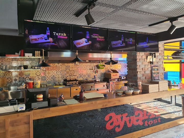AYVALIK TOST PERGE CADDESİ