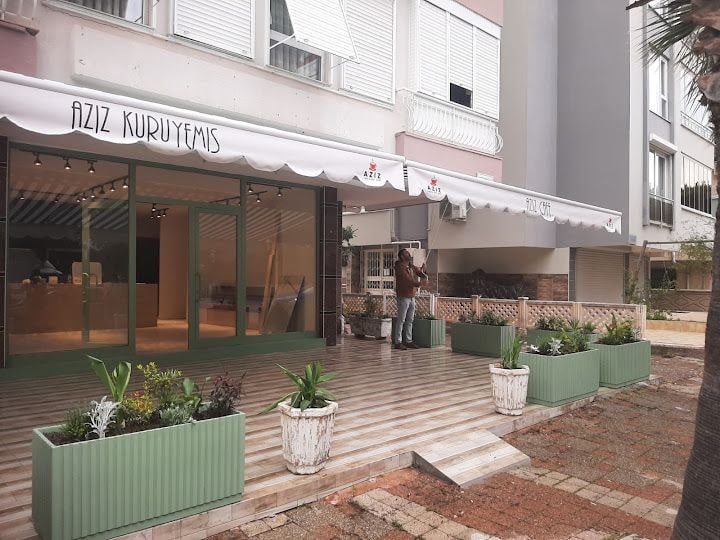 Aziz Cafe & Nut Shop