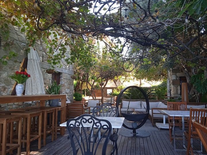 Azumare Lounge
