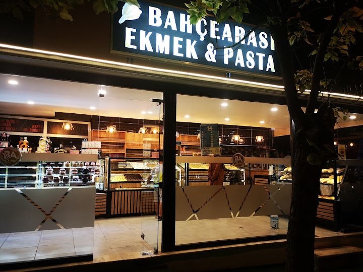 bahce arası ekmek pasta