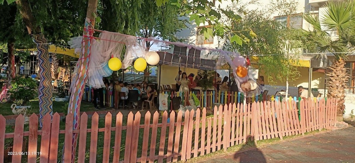 BAHÇE CAFE