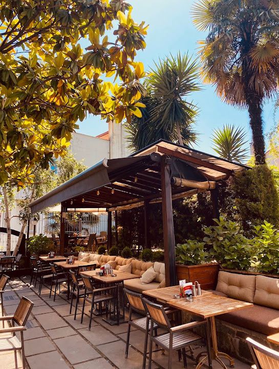 Bahçe Cafe & Restaurant ( mimarlar odasi)
