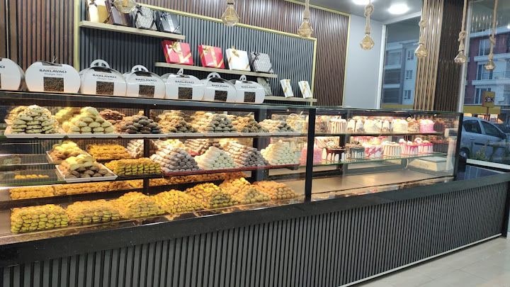 BAKLAVACI HÜSEYİN USTA