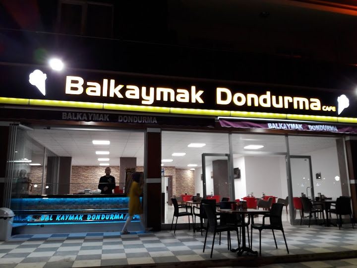 Balkaymak Dondurma Cafe