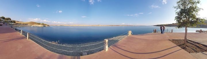 Baraj Kıraathanesi
