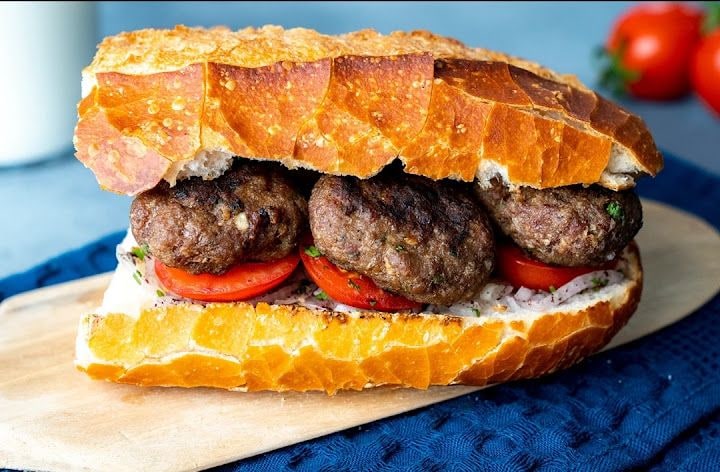 Başkan Kadirli Sucuk - Köfte Ekmek
