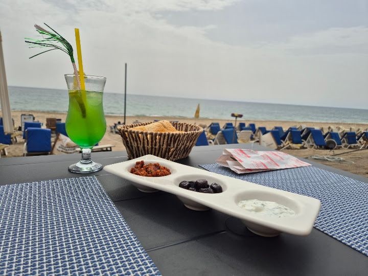 Beach 6 bar