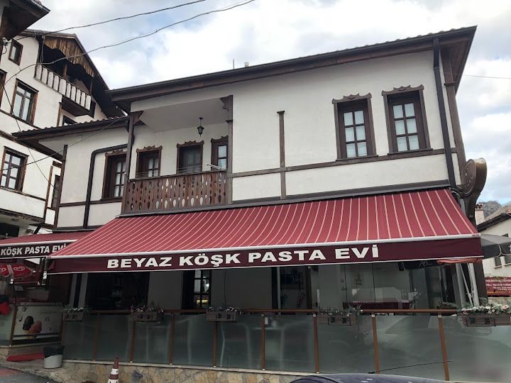 Beyaz Köşk Pasta Evi