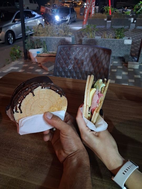 Bi Dünya Dondurma Çiğ Köfte