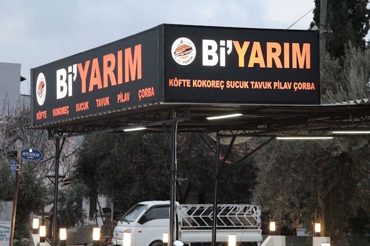 Bi'yarım Köfte Kokoreç🔥