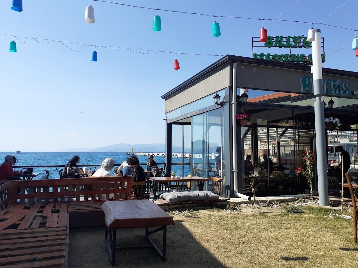 Billy’s Brasserie Bar