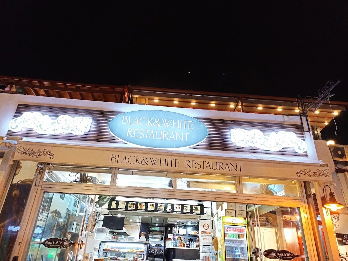 Black&white Restaurant