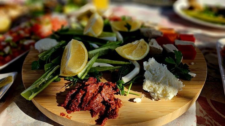 Boğaziçi Alabalık Et Mangal Ve Kahvaltı Salonu