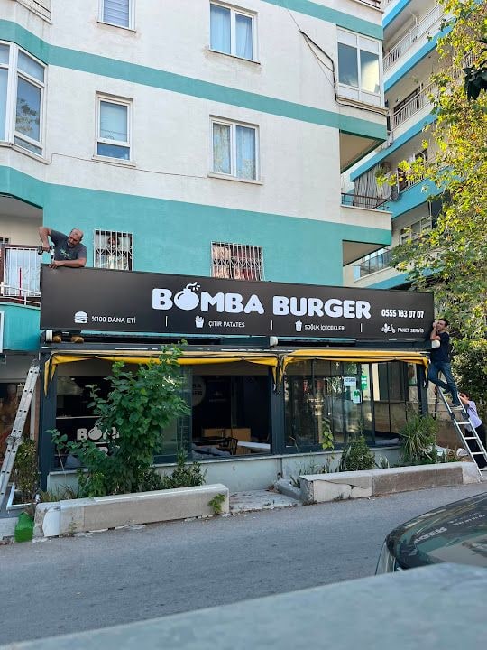 BOMBA BURGER