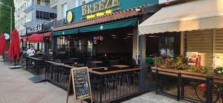 Breeze Pub&bistro