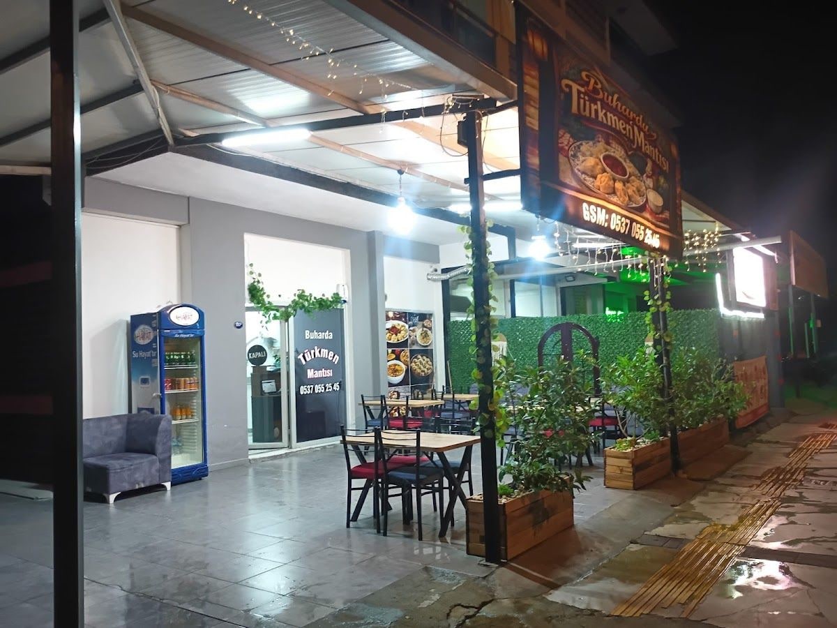 Buharda Türkmen Mantısı