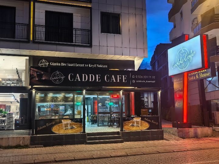 Cadde Cafe Yeni Yeri Börek Waffle Kahve Mantı Tost