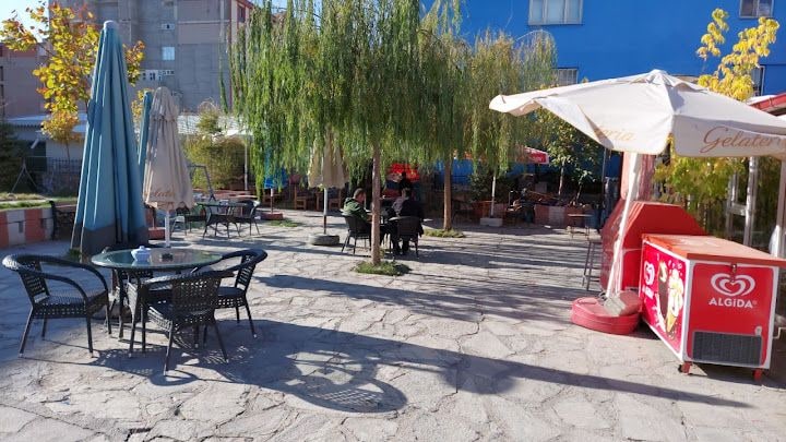 Cafe 8 Mart