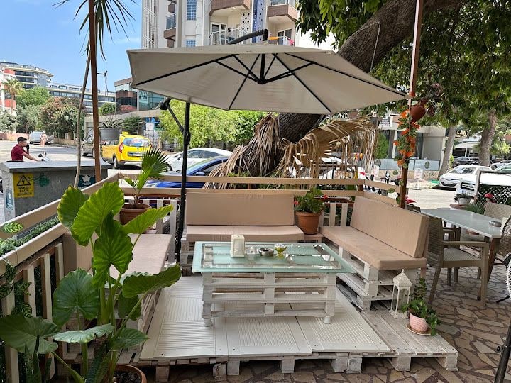 Cafe Anne