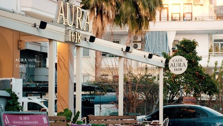 Cafe Aura 1618